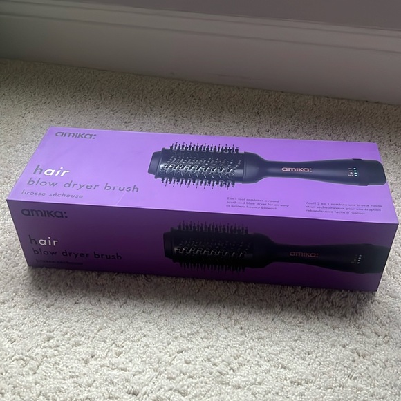 Amika Blow Dryer Brush - Picture 1 of 3